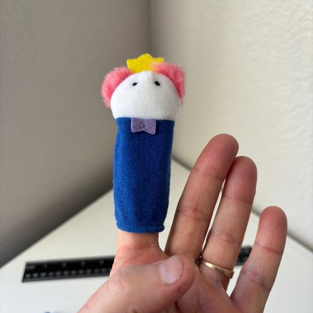 Cloth Castle Finger Puppet Set - Picture 3 of 5